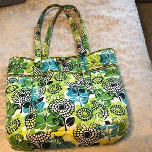 Vera Bradley limes up tote bag